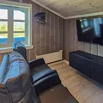 Cosy With Jacuzzi Right By The Slope *