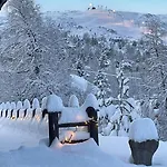 Cosy With Jacuzzi Right By The Slope Hébergement de vacances Norheimsund