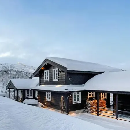 Cosy With Jacuzzi Right By The Slope