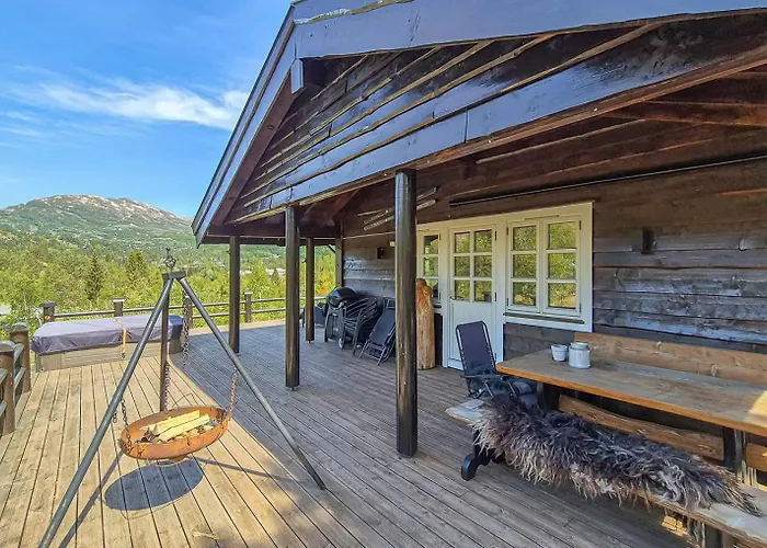 Cosy With Jacuzzi Right By The Slope Feriehus Norheimsund